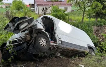Wypadek w Bukowie pod Sztumem. Nie żyje kierowca busa (FOTO: KWPSP Gdańsk)