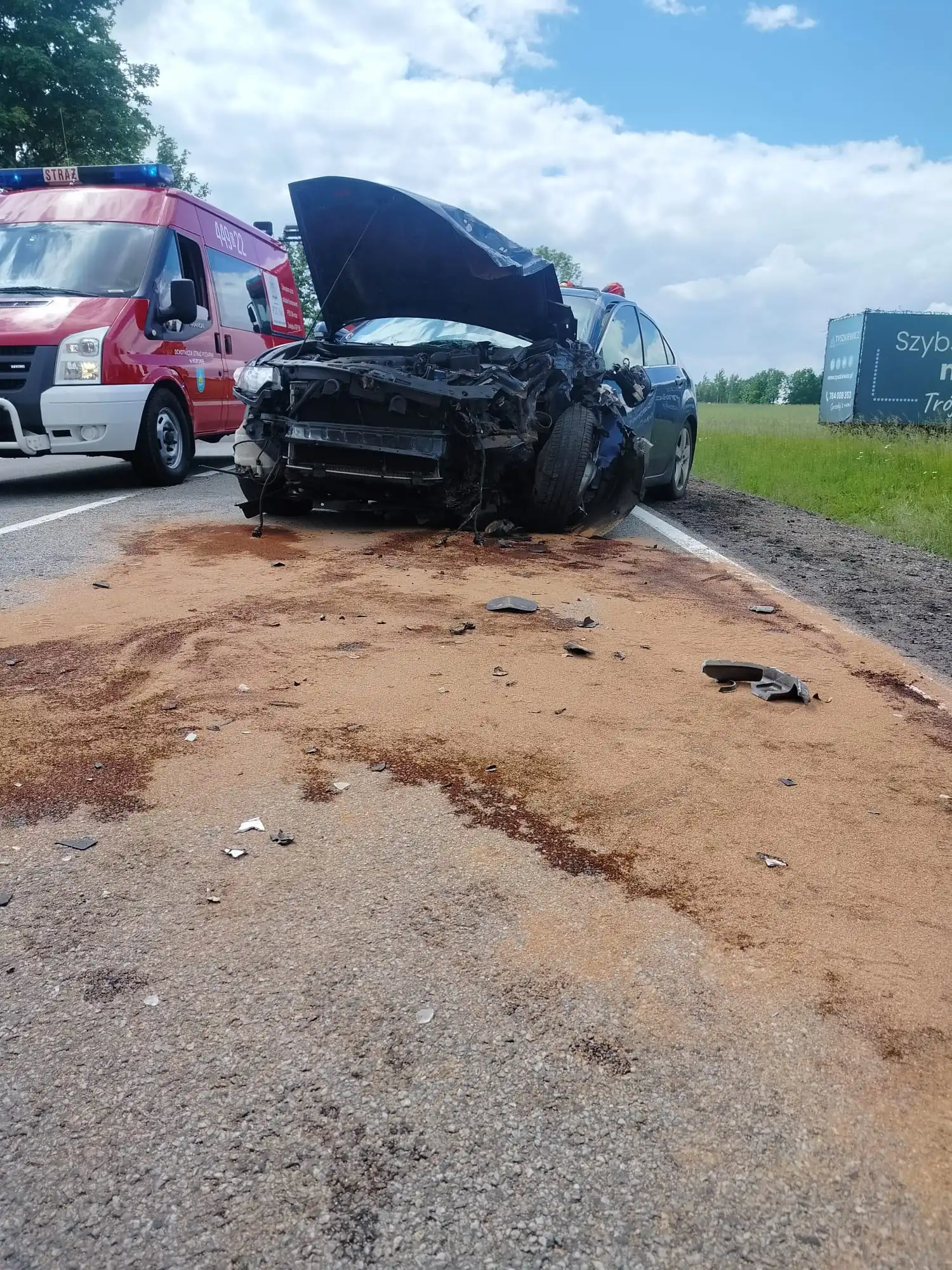 Wypadek dwóch aut w Borczu. Utrudnienia na drodze krajowej nr 20 (FOTO: KWPSP Gdańsk)