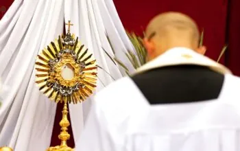 Boże Ciało 2026. Tymi ulicami przejdą procesje w Gdyni i Gdańsku (FOTO: canva)