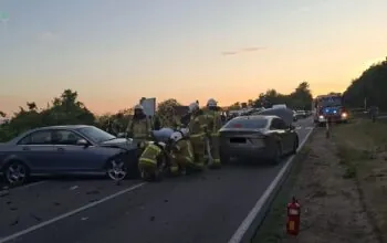 Droga na Hel zablokowana po zderzeniu trzech samochodów (FOTO: KWPSP Gdańsk)