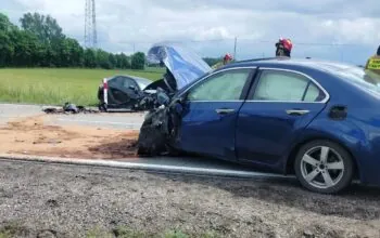 Wypadek dwóch aut w Borczu. Utrudnienia na drodze krajowej nr 20 (FOTO: KWPSP Gdańsk)