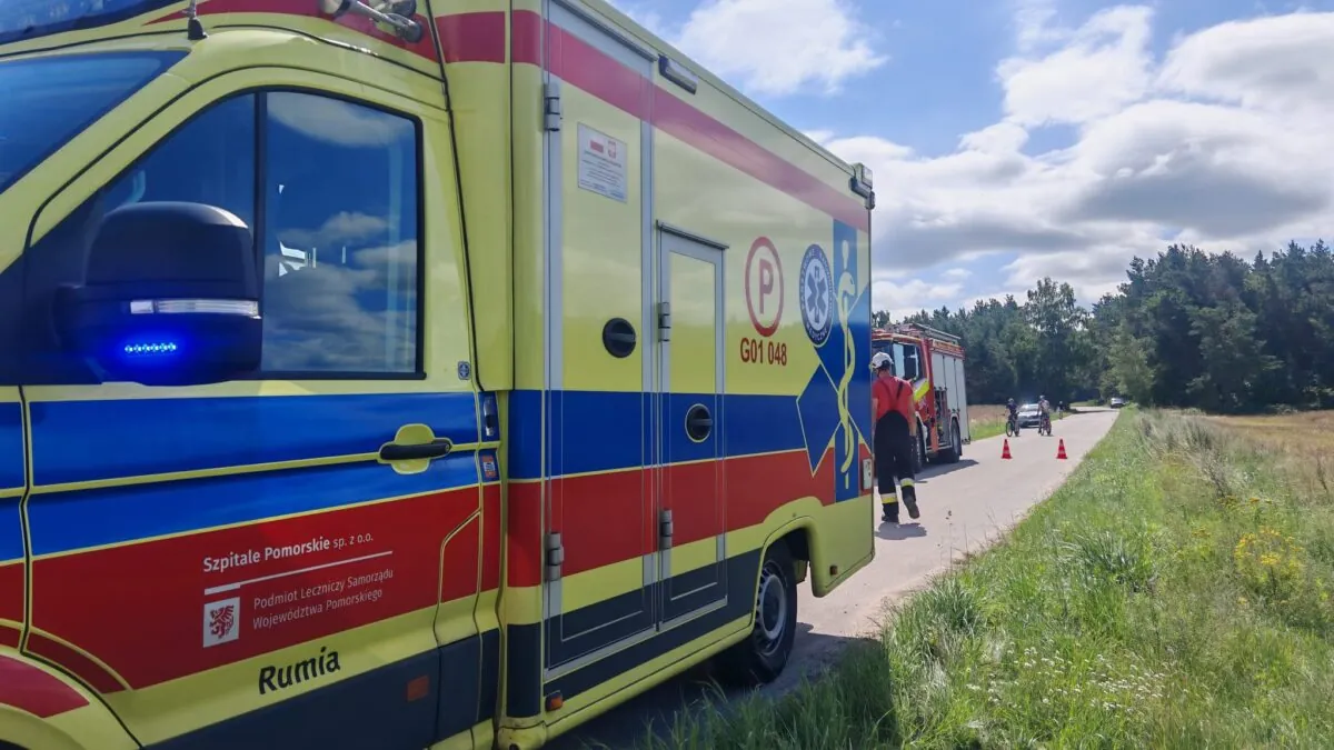 Mosty: ciężki wypadek podczas czyszczenia rowów melioracyjnych (FOTO: KWPSP Gdańsk)