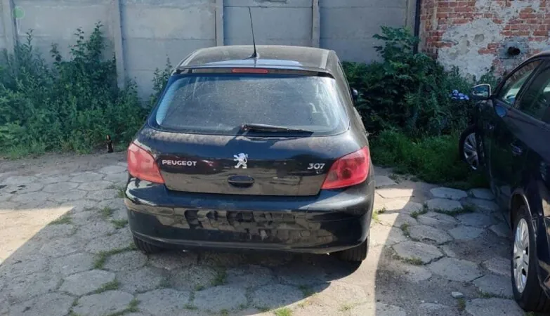 Wszedł przez balkon po kluczyki do auta. W mieszkaniu spali właściciele