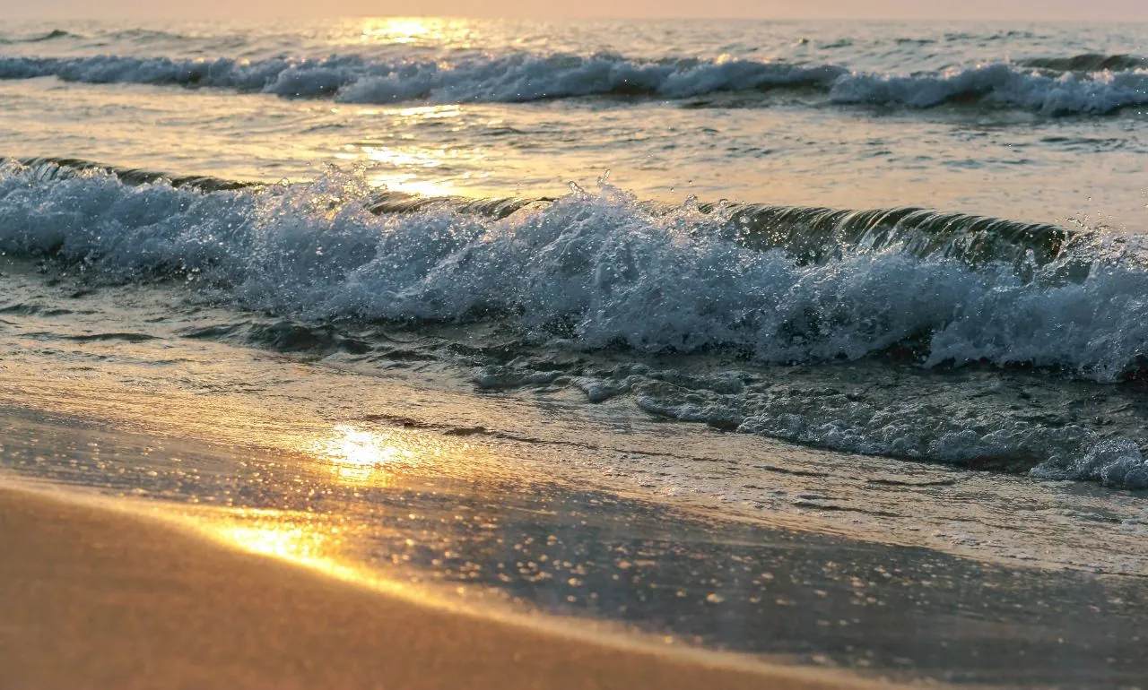 Mężczyzna uratowany na plaży w Gdańsku (FOTO: canva)