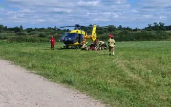 Mosty: ciężki wypadek podczas czyszczenia rowów melioracyjnych (FOTO: KWPSP Gdańsk)