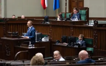 Ponad 166 tys. podpisów pod projektem ustawy Bąkiewicza. Pójdą do kosza? (FOTO: Sejm/X)