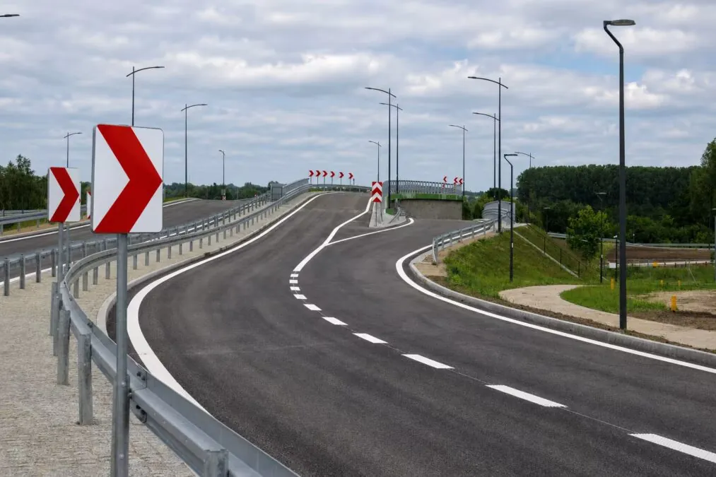 Gotowy fragment ul. Strzeleckiego - widok w kierunku Gdańska (FOTO: wbijamszpile.pl)