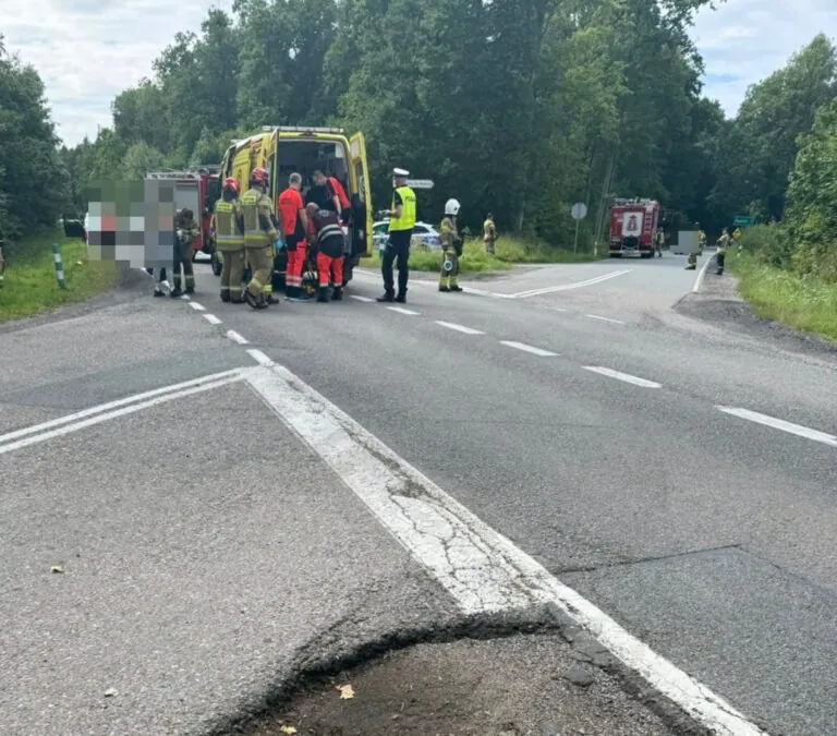 Zderzenie motocyklisty i samochodu na trasie Sztum - Kwidzyn (FOTO: KPP Kwidzyn)