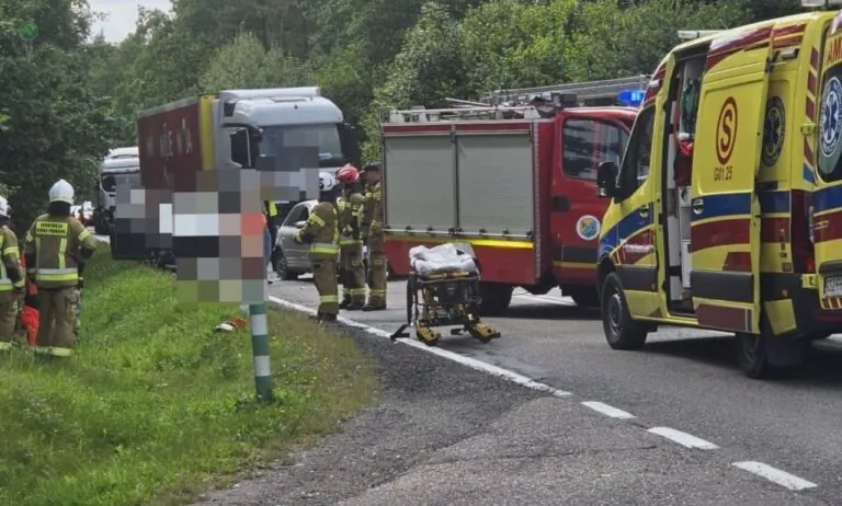 Zderzenie motocyklisty i samochodu na trasie Sztum - Kwidzyn (FOTO: KPP Kwidzyn)