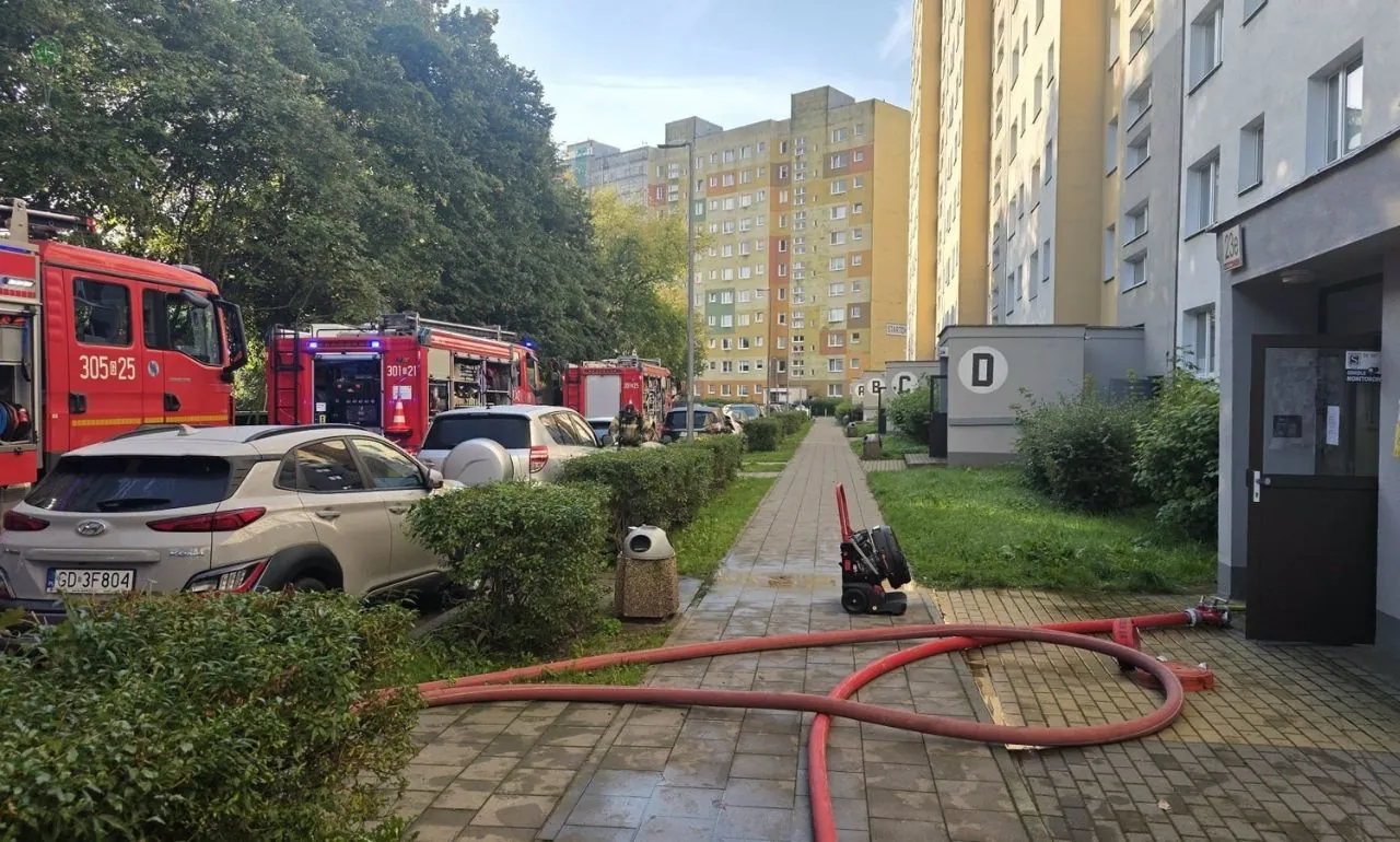 Tragiczny pożar na Zaspie w Gdańsku. Znaleziono ciało kobiety (FOTO: KM PSP Gdańsk/FB)