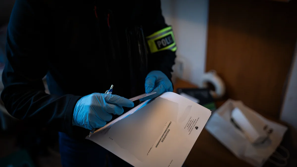Oszustwa „na policjanta”. Pięć osób zatrzymanych, cztery aresztowane (FOTO: KWP Gdańsk)