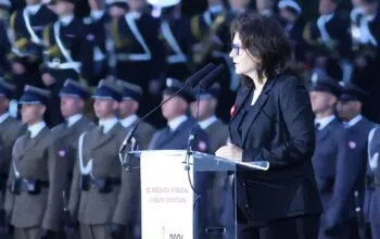 Przeanalizowaliśmy całe wystąpienie Dulkiewicz na Westerplatte. Błąd na błędzie (FOTO: Piotr Wittman/gdansk.pl)