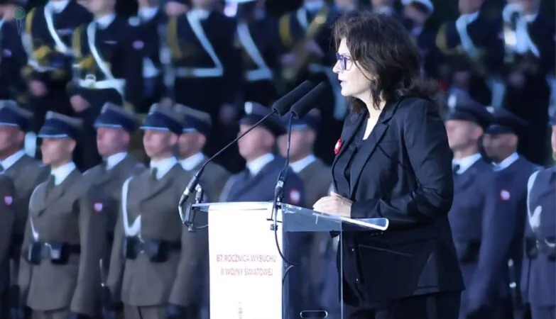 Przeanalizowaliśmy całe wystąpienie Dulkiewicz na Westerplatte. Błąd na błędzie