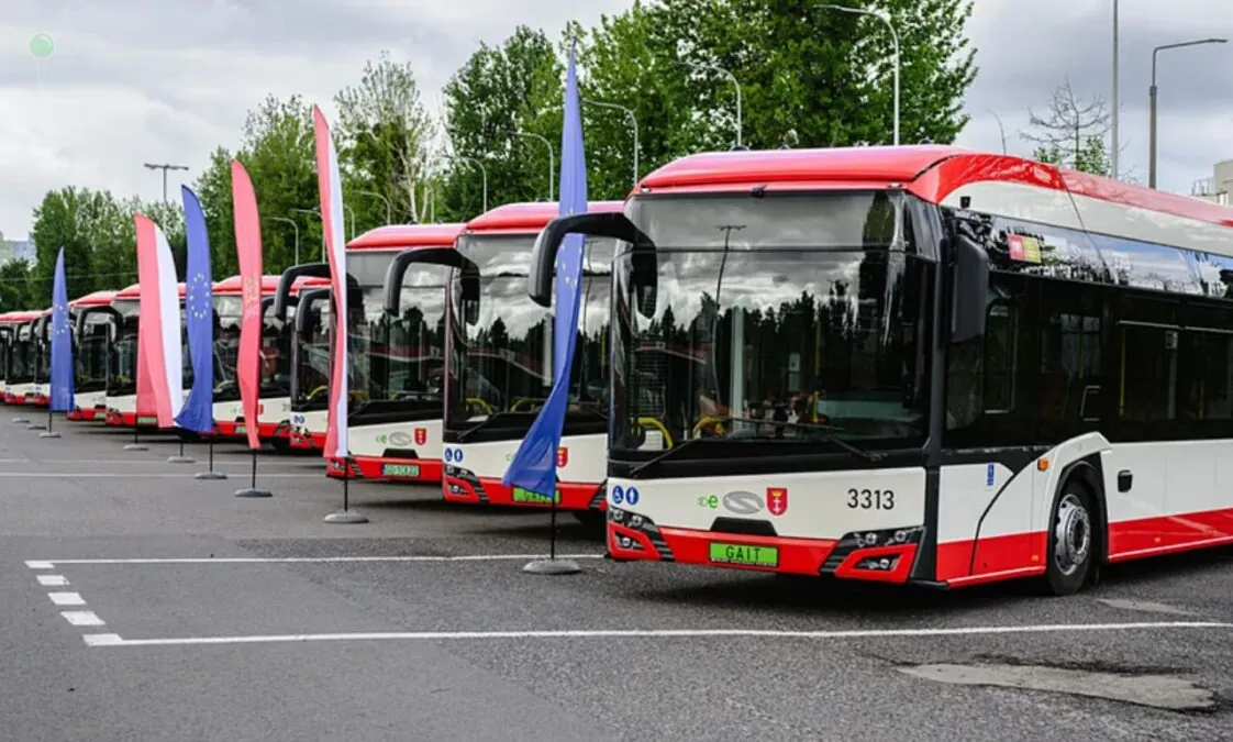 Najpierw autobusy wyjechały na trasy, teraz będą witane. Kto zapłaci za festyn? (FOTO: Marcin Gadomski/gdansk.pl)