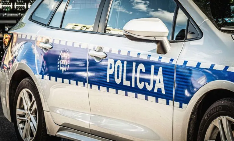 Gdynia. Ciało 33-latka znaleziono w namiocie na plaży (FOTO: canva)